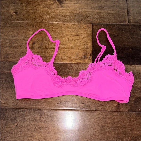 SKIMS FITS EVERYBODY LACE BRALETTE, CAMI, ONESIE, BODYSUIT TAFFY XS/SMALL - Picture 2 of 16